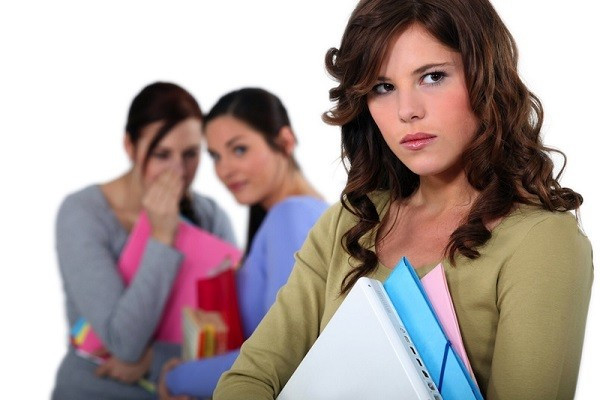 Thổi phồng, tung tin thất thiệt: Có thể bạn không có ý đồ gì nhưng những câu nói tưởng chừng "vô thưởng vô phạt" có thể dẫn đến tai họa khủng khiếp.
