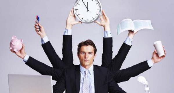Đàn ông đam mê công việc: Hầu hết chúng ta cân bằng được giữa sự nghiệp và gia đình. Vậy nhưng, có nhiều người quá đam mê công việc mà quên xây dựng cuộc sống gia đình riêng.