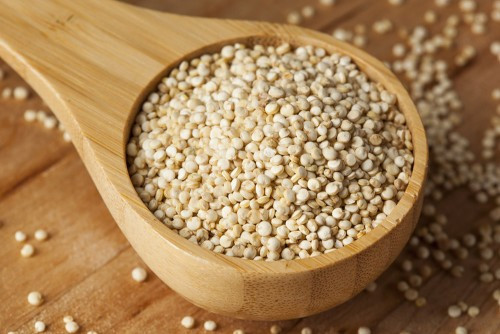 Hạt quinoa cân bằng và kiểm soát lượng đường trong máu, từ đó giúp tránh được những ảnh hưởng tiêu cực đến khả năng sinh sản. Ảnh: kingdeli.
