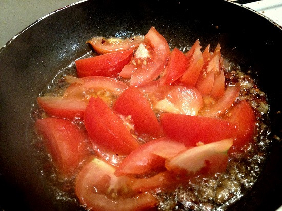 Cà chua chứa nhiều lycopene. Nghiên cứu cho thấy lycopene có thể hữu ích giúp tăng cường khả năng sinh sản của nam giới. Ảnh: vietnamnetjsc.