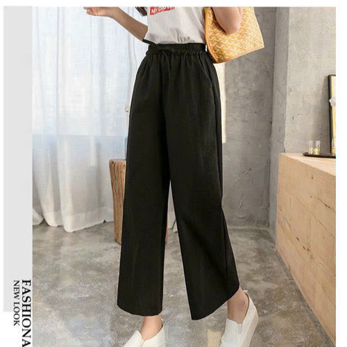 Chất liệu cotton mang tới phong cách lười biếng và tự do cũng được ưu ái. Điều đáng bàn, chất liệu cùng kiểu dáng khiến quần ống suông cotton mang tới cảm giác giống như những chiếc quần mặc nhà. Để mặc đẹp thiết kế, chị em cần chú ý tới một số chi tiết.