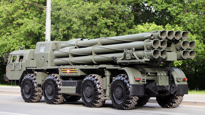 Được trang bị hệ thống điều hướng và kiểm soát hỏa lực tiên tiến, Tornado-S có thể thực hiện các cuộc tấn công chính xác, giảm thiệt hại và tăng hiệu quả. Khả năng cơ động và triển khai nhanh chóng khiến nó trở thành một khí tài có giá trị trong cung cấp hỏa lực tập trung, ở cả các hoạt động tấn công và phòng thủ.