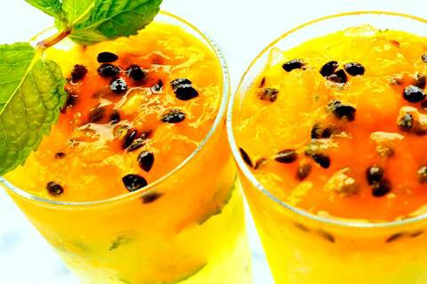 Ngay cả khi bạn không nghĩ về đặc tính chống ung thư thì một ly nước ép chanh dây cũng làm bạn khỏe hơn vì chứa đến 50% vitamin C, 60 % vitamin A, và 40 % kali nhu cầu hàng ngày của cơ thể.