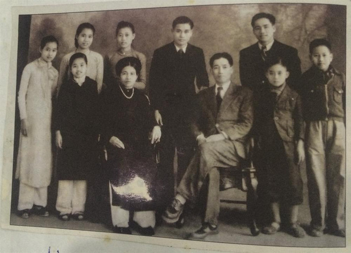 Trong sự nghiệp khoa học của mình, GS. Lê Thi đã công bố nhiều kết quả nghiên cứu trên các tạp chí Triết học, Khoa học về Phụ nữ (sau này là Tạp chí Nghiên cứu Gia đình và Giới); Tạp chí Khoa học xã hội; Tạp chí Nghiên cứu Con người; Tạp chí Cộng sản…). Bà xuất bản 17 cuốn sách in riêng với các bút danh: Lê Thi, Dương Thoa, Thanh Bình, Lê Thanh Bình, cũng như chủ biên và đồng tác giả 15 cuốn sách. GS. Lê Thi mất năm 2020.