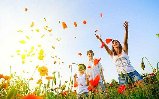 Tháng 5 âm lịch: Người sinh vào tháng 5 âm lịch có tính cách ấm áp, hiền lành nhưng lại có mưu lược hơn người và đặc biệt có giác quan thứ sáu rất mạnh mẽ. Họ cũng rất nhiệt tình, hết lòng vì bạn bè.