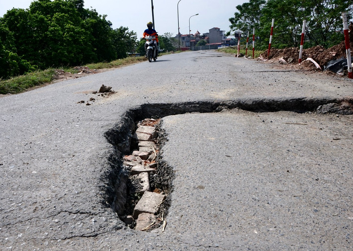 Cũng như vết nứt rộng.