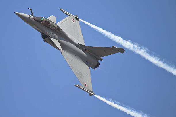 Máy bay phản lực Rafale của Ấn Độ có căn cứ tại Ambala và Hasimara, nó được trang bị các cải tiến dành riêng cho Ấn Độ, bao gồm màn hình gắn trên mũ bảo hiểm và khả năng mang tên lửa hành trình siêu thanh BrahMos, một loại vũ khí chung của Ấn Độ và Nga được thiết kế để tấn công chính xác. Ảnh: @iStock.