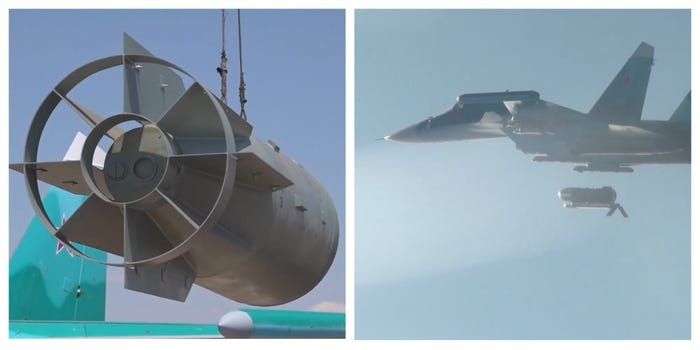 Theo Bulgarian Military, Không quân Nga đã cắt đứt tuyến đường cung cấp cho lực lượng Ukraine tiến vào khu vực Kursk, một phần lãnh thổ của Liên bang Nga. Theo các nguồn tin, một máy bay ném bom Su-34 của Nga đã thả một quả bom trên không FAB-3000 nặng 3 tấn xuống khu vực Sumy (Ukraine), giáp với khu vực Kursk (Nga). Ảnh: Business Insider.