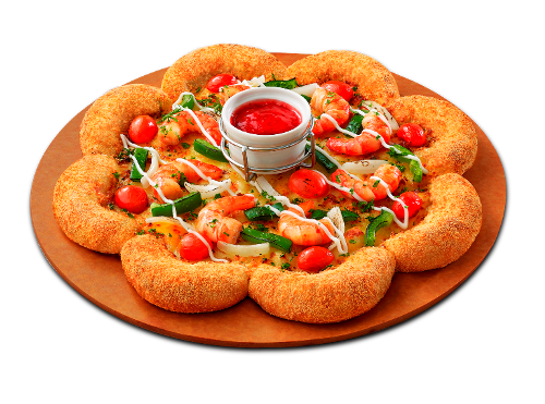 Đầu tiên là món pizza hoa mai: Khác với các loại bánh pizza trên thế giới , pizza hoa mai hấp dẫn thực khách bởi vẻ ngoài lạ mắt, viền hoa mai được làm từ những cuộn bites căng tròn, bọc phô mai dẻo hai màu rực rỡ với vị ngon đúng chuẩn phô mai châu Âu. Phủ trên viền bites hoa mai chính là lớp bột phô mai giòn rụm thơm lừng. (Ảnh: Pizzahut)