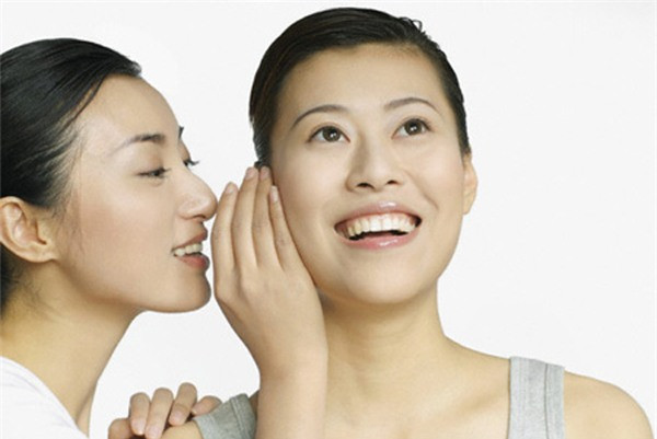 Khám phụ khoa rất đau. Khi chưa đi khám phụ khoa, hoặc chưa có hiểu biết về khám phụ khoa chúng ta hay nhầm tường rằng khám phụ khoa rất đau, nhưng chị em phụ nữ suy nghĩ như vậy là sai lầm. Các bác sĩ thực hiện thao tác nhanh chị em chỉ cảm thấy hơi khó chịu chút.