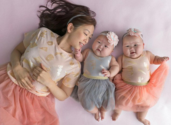 Cặp chị em sinh đôi này có tên là Leia và Lauren.