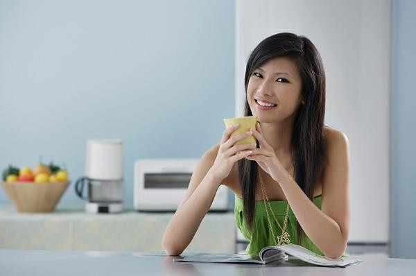 Bạn sẽ không phải lo lắng về mùi hôi của tỏi bởi chanh và gừng sẽ đánh mất mùi của nó. Bạn có thể uống trà tỏi vào mỗi buổi sáng sau khi thức dậy trước khi dùng bữa sáng.