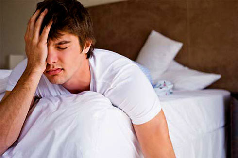 Nam giới, một số loại thuốc hóa trị có thể gây hại hoặc giảm tinh trùng, vô sinh tạm thời hoặc vĩnh viễn. Các triệu chứng như lo âu, mệt mỏi và thay đổi nội tiết làm ảnh hưởng đến ham muốn tình dục cả hai giới.
