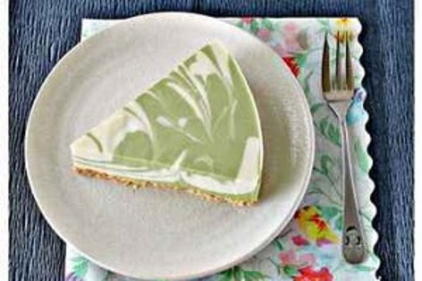 Bánh cheesecake từ đậu phụ và bơ là sự kết hợp tuyệt vời để bạn thưởng thức trong những ngày hè. Điều đặc biệt là món bánh này không cần phải nướng mà có thể thưởng thức ngay sau khi để lạnh bánh.