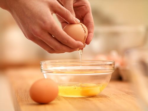 Mọi người thường nghĩ chỉ có lòng đỏ trứng mới có chất dinh dưỡng nhưng thực tế thì hàm lượng dinh dưỡng có trong lòng trắng trứng cũng vô cùng phong phú. (Nguồn Trimundauden)