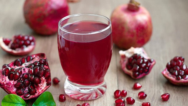 Thậm chí, nghiên cứu còn chỉ ra rằng, bổ sung nước ép trái cây, cụ thể là nước ép lựu vào thực đơn hàng ngày còn tránh một số biến chứng ở bệnh nhân bệnh thận lọc máu. (Nguồn Worldssl)