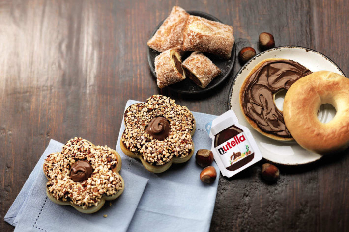 2. Bánh mì Babka Nutella: Hấp dẫn như chính thành phố New York – nơi sinh ra món ăn tuyệt vời này, du khách khi đến đây mà chưa thưởng thức Babka Nutella thì coi như chuyến du lịch Mỹ còn thiếu sót. Ngoài ra, thành phố New York còn rất nhiều đồ ăn nhẹ tuyệt ngon, như: bánh mỳ Pháp Levain, bánh rán Tres Leches...