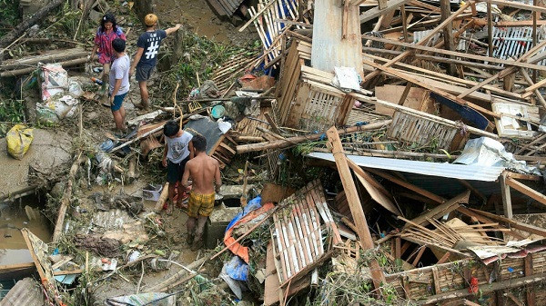 Hội Chữ Thập đỏ Philippines đã báo cáo về "cảnh hủy diệt hoàn toàn" ở các khu vực ven biển. Ảnh: AFP