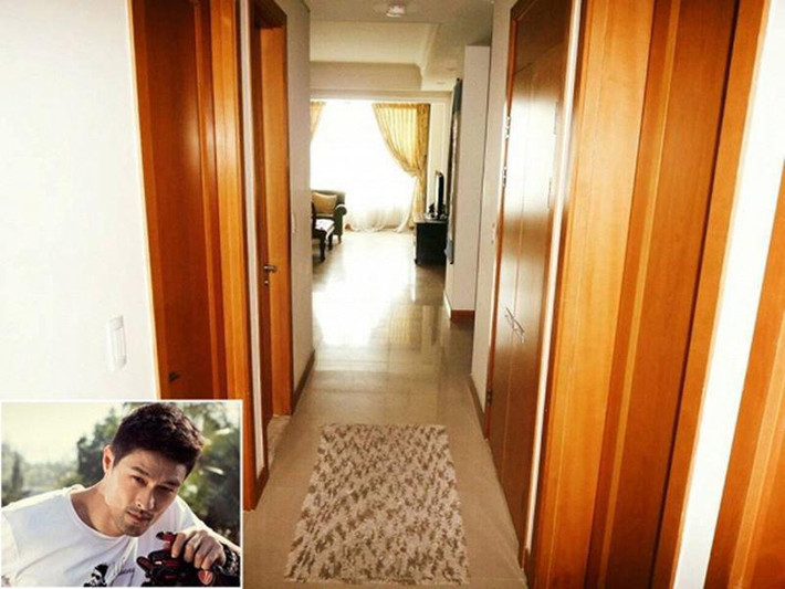 Trước đó, anh sống cùng vợ và hai con trong căn hộ thuộc 1 chung cư cao cấp tại TP. HCM. Tuy nhiên, sau khi ly dị, anh để lại nhà và một nửa tài sản cho vợ cũ còn mình thì mua một căn hộ chung cư khác.