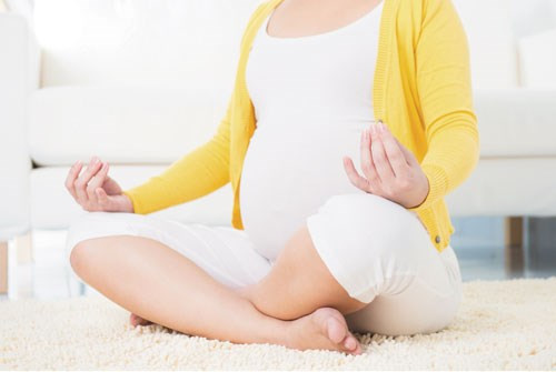 6. Hãy thư giãn. Với những nỗ lực chuẩn bị cho em bé chào đời, phụ nữ mang thai đôi khi quên thả lỏng, nuông chiều bản thân. Thời điểm mang thai phù hợp để tập yoga, thiền định hay đơn giản là những hoạt động thư giãn khác như đi nghỉ ở nơi yên tĩnh.