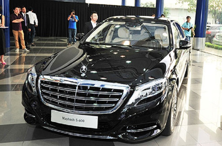 Mercedes-Maybach S600: Cuối năm 2012, Mercedes đã khai tử thương hiệu xe siêu sang Maybach vốn dành cho giới siêu giàu, nhưng giờ đây lại tái sinh nó...