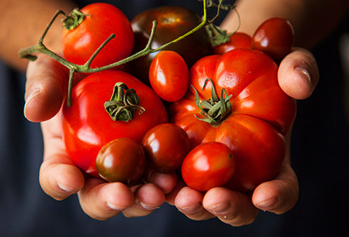 Lycopene Lycopene có trong cà chua, cả ở dạng quả tươi hoặc nước sốt. Các nghiên cứu cho thấy nó làm giảm nguy cơ mắc bệnh tim. Bạn có thể uống thực phẩm bổ sung, nhưng các nhà nghiên cứu tin rằng tốt nhất là nhận từ nguồn thực phẩm.