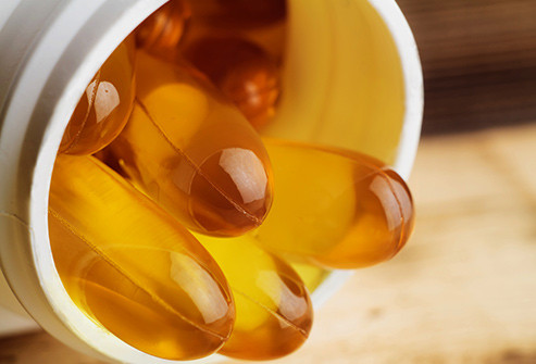 Axit béo omega-3 Axit béo này giúp giữ cho động mạch hoạt động tốt, ổn định huyết áp và kiềm chế chất béo trung tính - loại chất béo trong máu có thể làm tăng nguy cơ bệnh tim mạch. Một cách tuyệt vời để có được chất dinh dưỡng này là ăn cá béo như cá hồi hoặc cá thu hai lần một tuần.