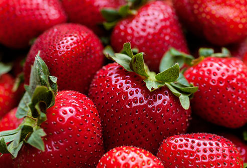 Pectin Các loại trái cây như táo và dâu tây có loại chất xơ hòa tan này, giúp giảm cholesterol LDL của bạn.