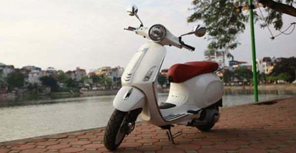3. Vespa Primavera: Cuối năm 2013, hãng Piaggio trình làng mẫu xe ga Vespa Primavera tại thị trường Việt Nam, thay thế cho đàn anh LX...