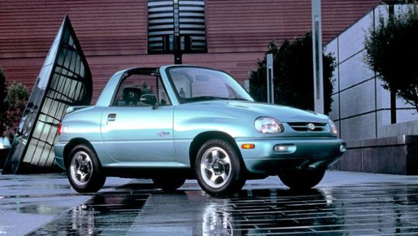 1. 1995 Suzuki X-90: Thập niên 90 là thời kỳ vàng son của công nghiệp xe hơi Nhật Bản, nhưng đây là ngoại lệ. Chiếc xe chỉ được bán ra thị trường 18 tháng với số lượng hạn chế.