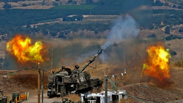 Các báo cáo từ cả Hezbollah và Israel đều xác nhận rằng trong trận chiến ở khu vực Taybeh, Quân đội Israel bị trúng tên lửa của Hezbollah khi đang rút lui. Lữ đoàn Qassam của Gaza cũng không chịu thua kém, công bố hình ảnh vào ngày 21/10 về việc sử dụng mìn để phá hủy xe tăng của Quân đội Israel. Ảnh: NewArab.