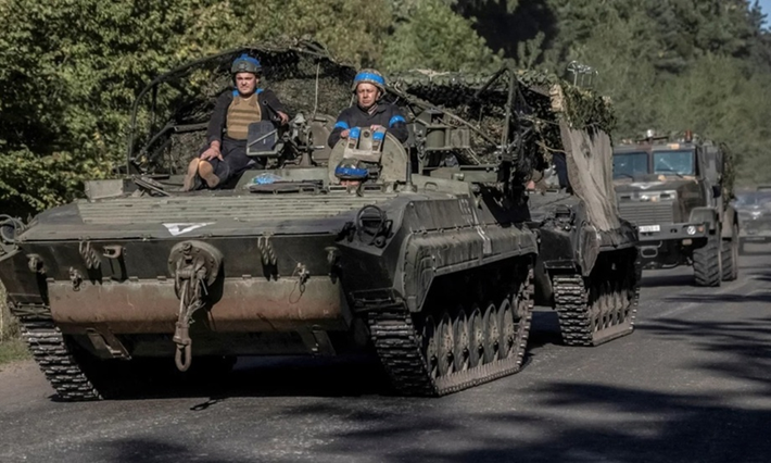 Theo kênh nội bộ Ukraine “Resident”, Quân đội Nga đã tập hợp một lực lượng lớn gấp 5 lần Quân đội Ukraine trên mặt trận Kursk. Quân đội Ukraine không được chuẩn bị để đối phó và đơn giản là không thể ngăn chặn cuộc phản công của Quân đội Nga. Ảnh: Reuters.