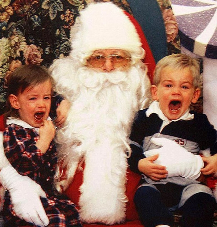 Gào thét khi ông già Noel bế