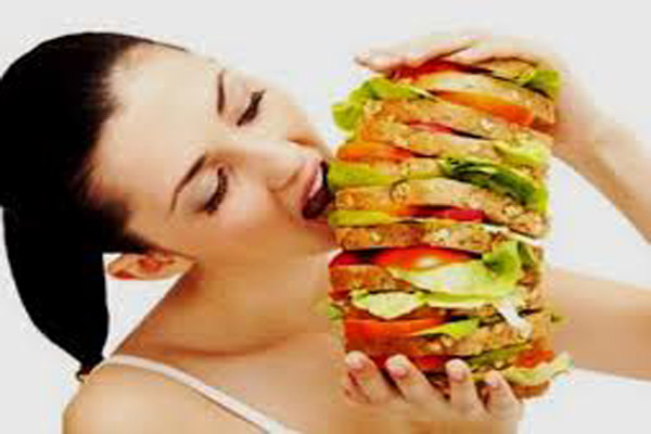 Lúc mới bắt đầu theo chế độ này, bạn phải hạn chế carb như bánh mì, khoai tây, gạo, kẹo và ăn thức ăn chính là protein từ cá, trứng, thịt đỏ, bơ và các loại dầu thực vật. Sau đó, thêm vào những loại trái cây, hoa quả và các loại carb thấp khác để duy trì giảm cân.