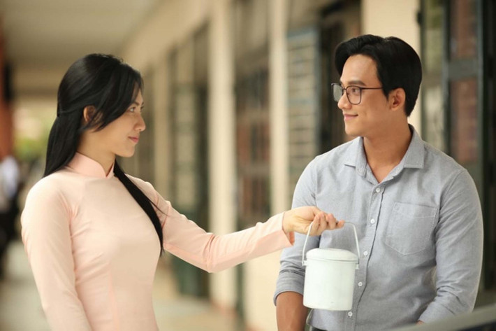 "Nàng thơ" trong phim Tết của Trấn Thành vô cùng đẹp đôi khi đóng cùng Mai Tài Phến trong phim "Em gái mưa". "Tình tin đồn" của Mỹ Tâm sở hữu vẻ ngoài điển trai, lãng tử, vóc dáng chuẩn cùng chiều cao 1m85. Ảnh: NSX.