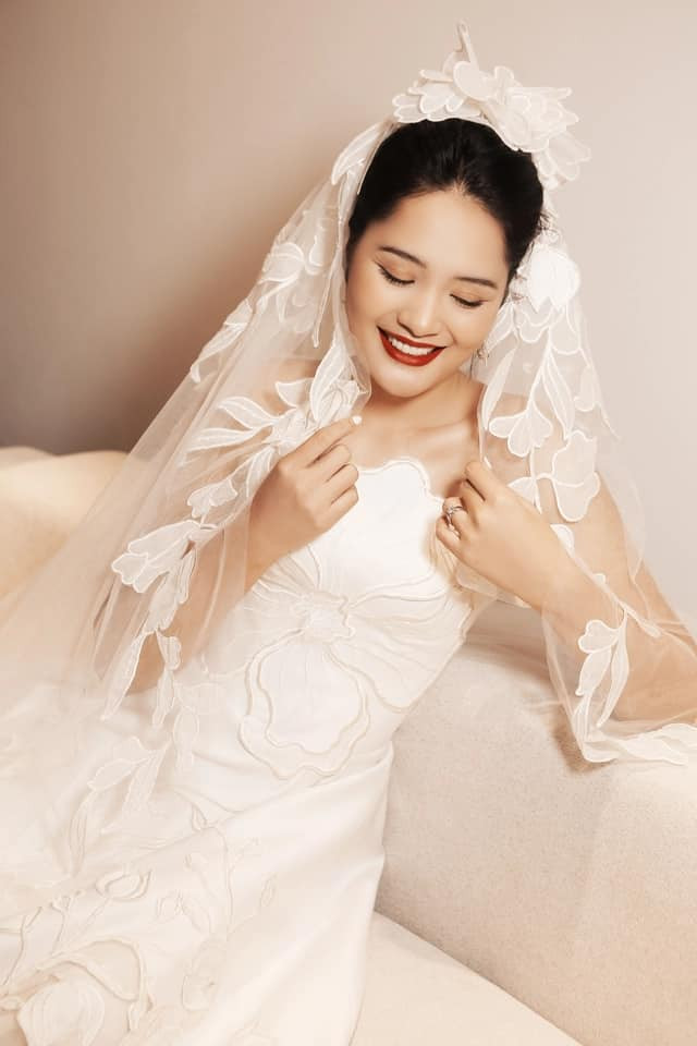 Nụ cười rạng rỡ làm nên "thương hiệu" của Hoa hậu đẹp nhất châu Á 2009 bao nhiêu năm qua.