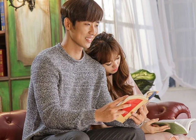 Sau "Mùa oải hương năm ấy", Tuấn Trần đóng chính trong MV "Anh cứ đi đi" cùng Hari Won và hợp tác với bà xã Trấn Thành trong một số dự án web drama khác như "Thiên ý", "Gia đình Mén". (Ảnh: VTV)