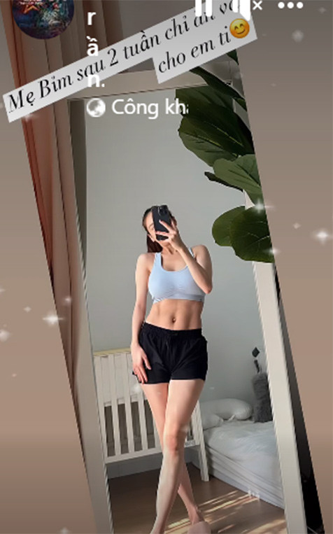 Trên trang cá nhân, Nhã Phương vừa khoe bức ảnh chụp sau đúng hai tuần sinh con trai. "Mẹ bỉm sau hai tuần chỉ ăn và cho em ti", Nhã Phương viết. Bức ảnh nữ diễn viên khoe vòng hai với rãnh bụng rõ ràng, săn chắc nhận được nhiều lời khen của cộng đồng mạng.