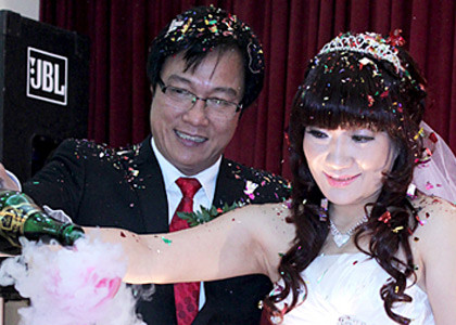 Hai năm sau ly hôn, năm 2011, Trọng Trinh và Lan Phương tổ chức đám cưới. (Ảnh: Tiền phong)