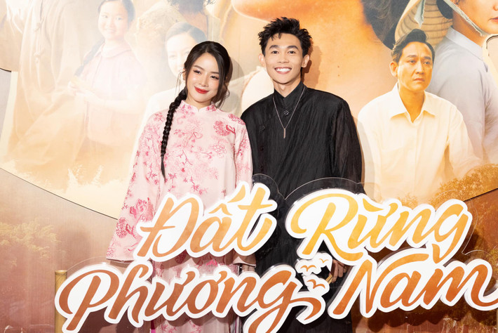 Ồn ào "vạ miệng" của nam diễn viên khiến bạn gái không tránh khỏi liên lụy.