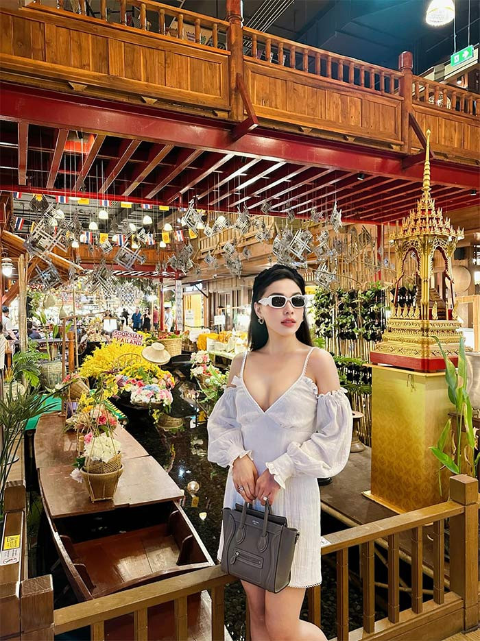Quỳnh Thư được mệnh danh là một trong những "yêu nữ hàng hiệu" của Vbiz.