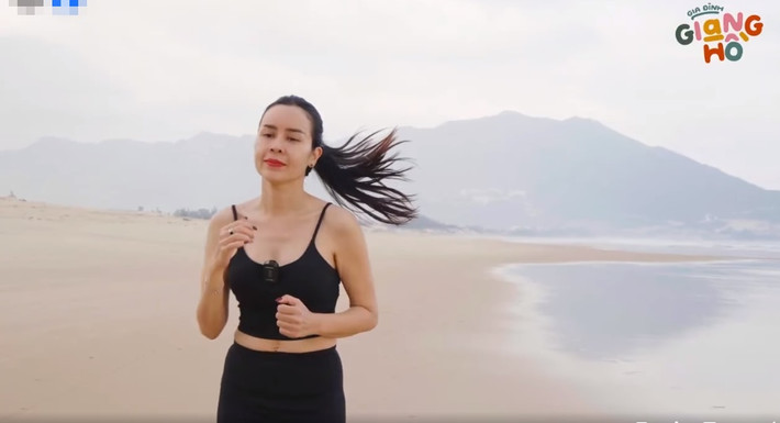 "Chị đẹp" Lưu Hương Giang duy trì thói quen luyện tập mỗi ngày để giữ dáng.