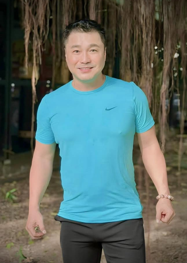 54 tuổi nhưng Lý Hùng vẫn độc thân. Nam diễn viên chia sẻ, anh coi chuyện hôn nhân là duyên phận, hiện tại chưa có vì anh chưa đủ duyên và hy vọng trong tương lai sẽ sớm có mái ấm riêng.