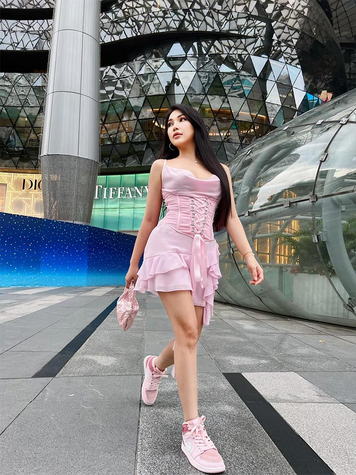 Hiện tại, Quỳnh Thư ít hoạt động trong showbiz mà tập trung cho kinh doanh.