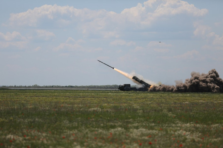 Theo truyền thông Ukraine, rocket Vikha-M có tầm phóng lên tới 130km, trong khi đó Vikha-R được trang bị đầu đạn kiểu bom chùm với sức sát thương cực kỳ khủng khiếp. Nguồn ảnh: diana_mihailova's