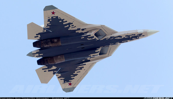 Bên cạnh đó, tác giả dự đoán Su-57 sẽ là phương án mà Hải quân Trung Quốc chọn và trang bị cho tàu sân bay hạt nhân của nước này trong tương lai. Bởi hiện tại J-20 ít có khả năng có thể tác chiến trên hàng không mẫu hạm. Nguồn ảnh: Airliners.net