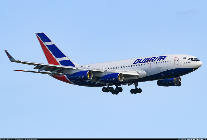 Theo nguồn tin của TASS, phiên bản Il-96-500T được thiết kế trên khung gầm mẫu Il-96-400 mới nhất của dòng Il-96. Nó sẽ được trang bị 4 động cơ cực khỏe PS-90A1, thiết kế với phần khung thân lớn hơn cho phép vận chuyển lô hàng quá khổ. Nguồn ảnh: Airliners.net