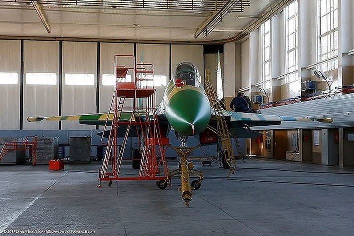 Tháng 7/2011, tất cả 18 chiếc Su-30K được vận chuyển từ Ấn Độ tới nhà máy 558 ở Belarus để tìm kiếm khách hàng thay vì chuyển cho Không quân Nga. Nguồn ảnh: Dmitriy Berdasov