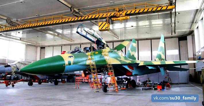 "Trong tháng 4 năm nay, hai máy bay Su-30K đã được chuyển giao bằng hai chuyến bay vận tải tới Angola. Như vậy, nhà máy 558 đã hoàn thành hợp đồng sửa đổi 12 Su-30K cho Không quân Angola với sự phối hợp từ Tập đoàn Rosoboronexport", nguồn tin cho hay. Nguồn ảnh: twitter.com