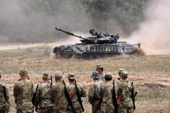Đáng lưu tâm ở đây là con số và dữ liệu việc nhập khẩu vũ khí của Ukraine. Mặc dù liên tục tăng cường việc hợp tác quân sự - kỹ thuật với Mỹ, nhưng không hiểu vì sao Kiev vẫn nhập khẩu vô số trang bị quân sự cũ có nguồn gốc từ Liên Xô. Nguồn ảnh: Unian